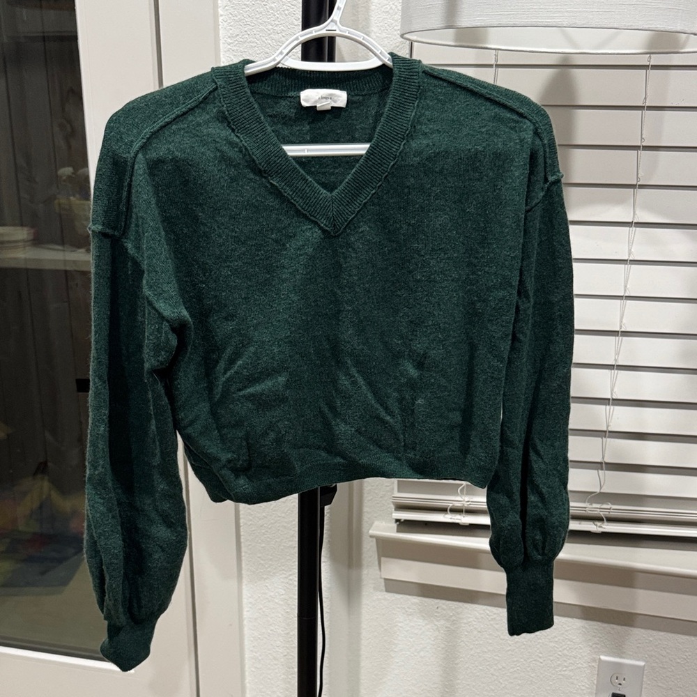 Elegant Forest Green V-Neck Sweater